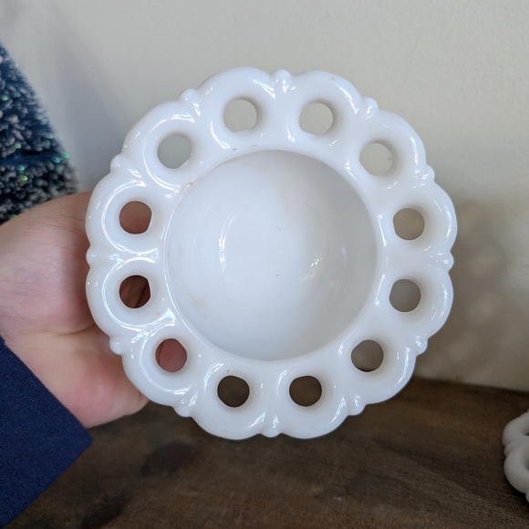 VTG Westmoreland Doric Pattern Milk Glass Candleholders Reversible Mini Compotes - Picture 5 of 6